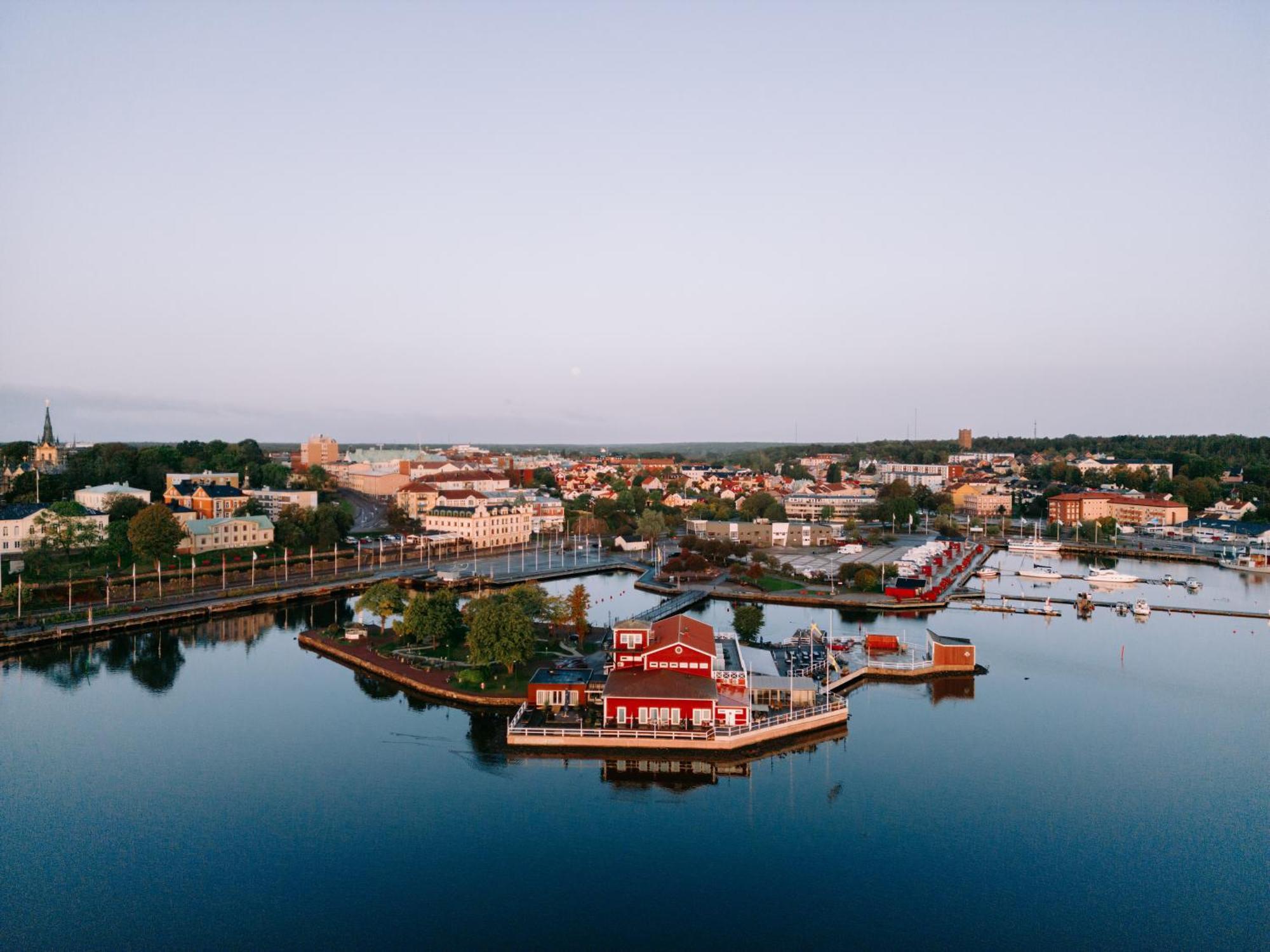 Badholmen Restaurang & Hotell أوسكارشامن المظهر الخارجي الصورة