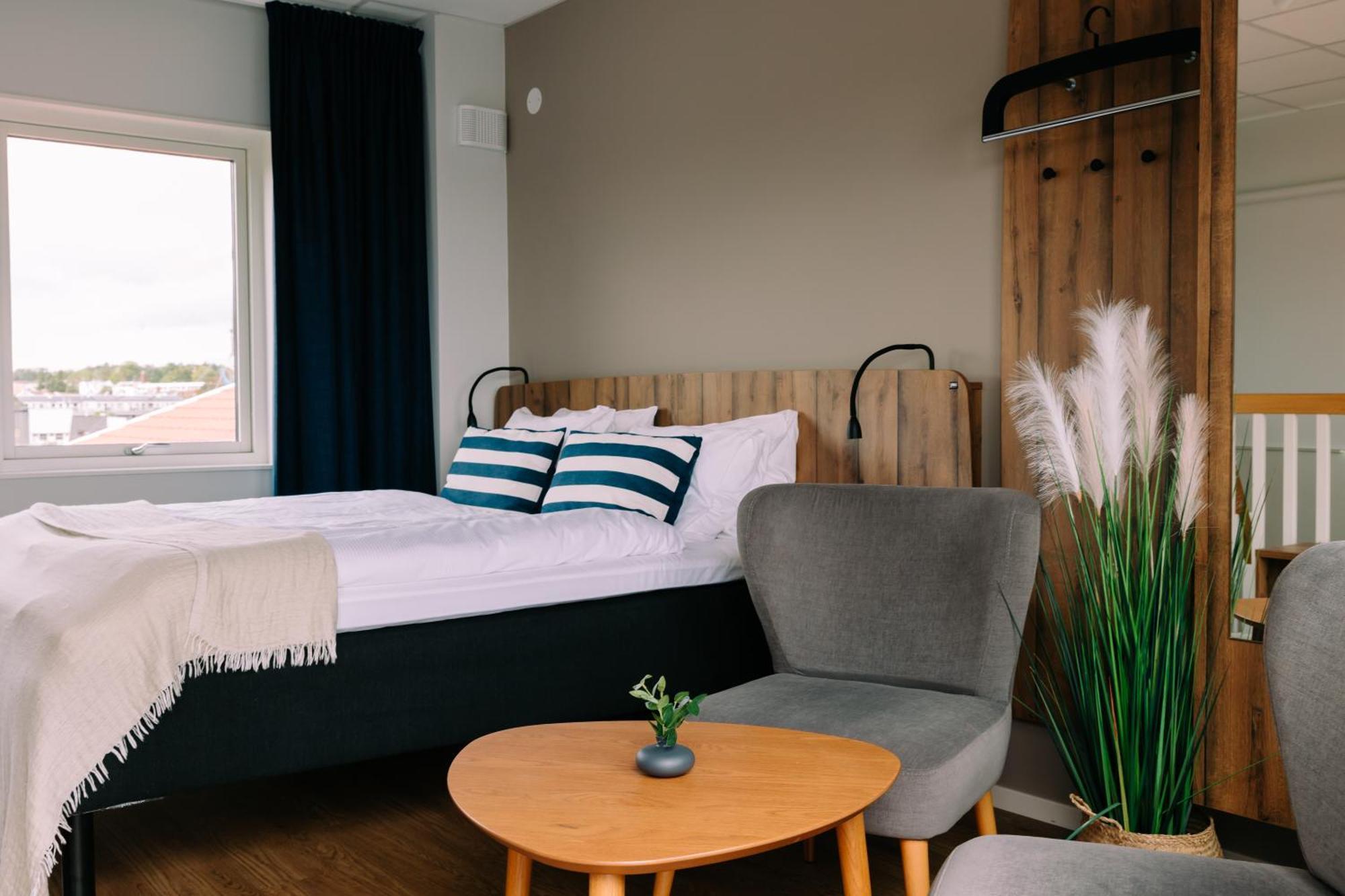 Badholmen Restaurang & Hotell أوسكارشامن المظهر الخارجي الصورة